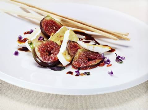 Fresh figs and Camembert with balsamic, from the original website